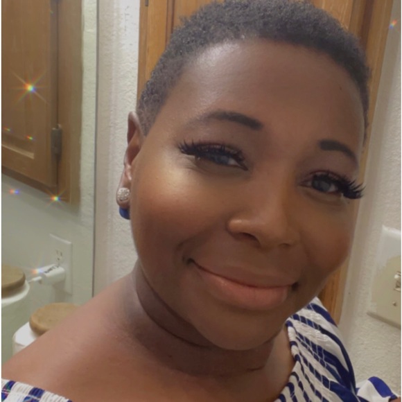 Meet your Posher, Katrina - Picture 2 of 2